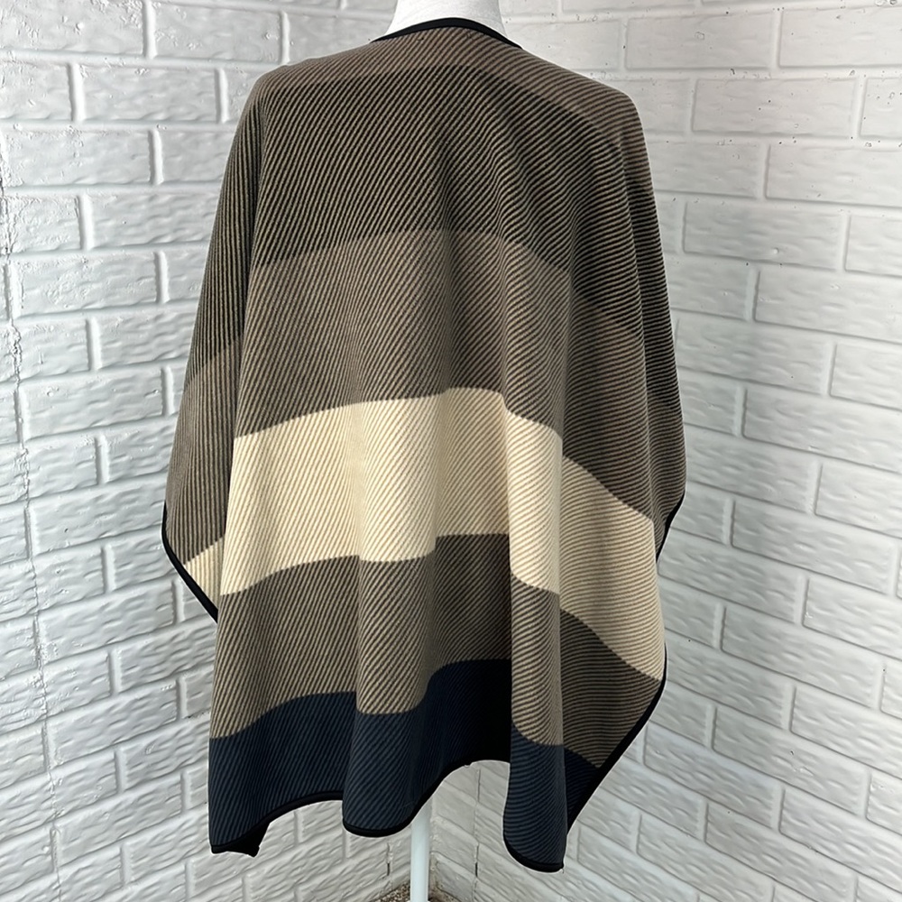IKE BEHAR Reversible Fashion Wrap Fleece One Size - Picture 6 of 7